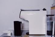 咖啡机显示排空问题的解决方法（解决咖啡机显示排空问题的实用技巧）