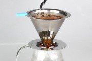 咖啡机漏斗破裂（解决咖啡机漏斗破裂的简单步骤和小贴士）