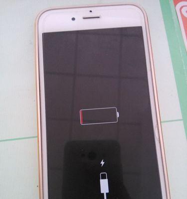 iPhone开机与关机指南（掌握iPhone开关机技巧，轻松操作手机）