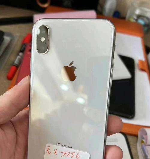 iPhoneX评测（全面屏设计与人脸识别技术的巅峰融合）