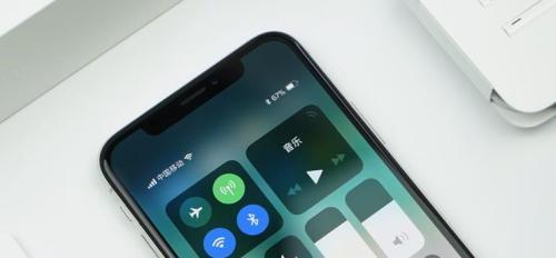 解决iPhoneX卡顿和无法关机的问题（简单操作教你摆脱iPhoneX卡顿困扰，并成功关机）