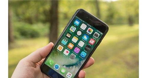 iPhone中照片不见了的原因分析（探索iPhone中照片消失的可能原因及解决方法）