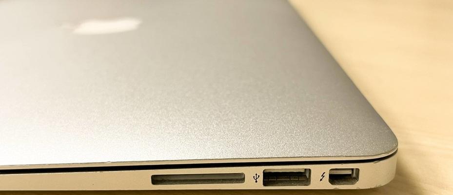 Macbook中英文切换指南（快速掌握Macbook中英文切换的方法及技巧）