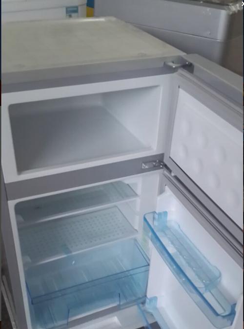 解决美的冰箱漏水问题的实用方法（掌握关键技巧）