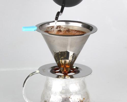 咖啡机漏斗破裂（解决咖啡机漏斗破裂的简单步骤和小贴士）