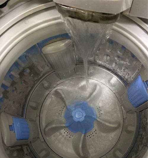 如何清洗洗衣机中的过滤网（保持洗衣机过滤网的清洁）