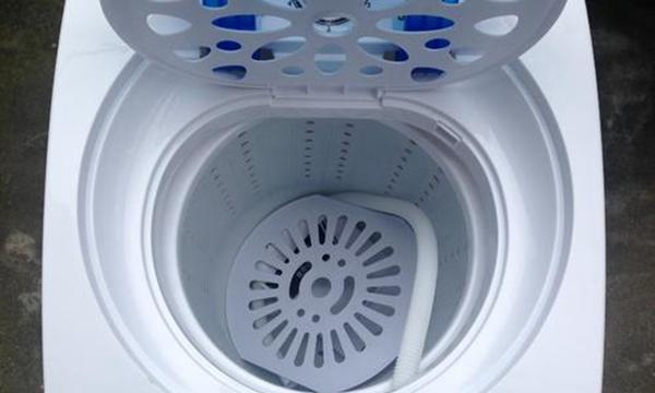 洗衣机脱水故障的修复方法（解决洗衣机无法正常脱水的实用技巧）