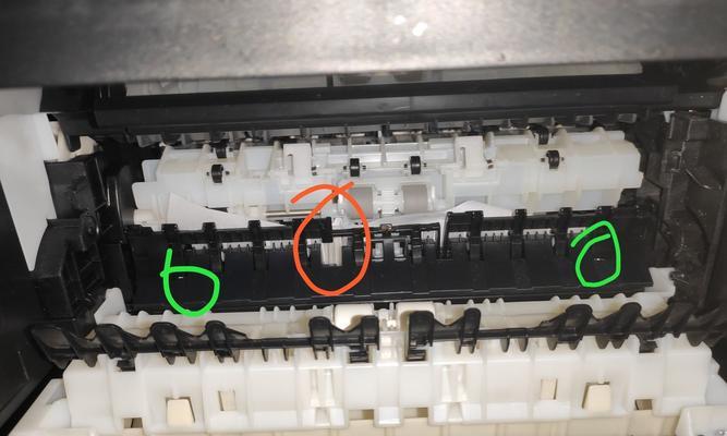 排除复印机卡纸的有效方法（解决复印机卡纸问题的实用技巧）